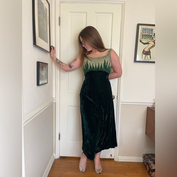 60s Vintage Green Velvet Wiggle Dress with Beaded Bodice - Picture 1 of 12
